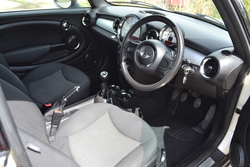 View MINI HATCH 1.6 One D Euro 5 (s/s) 3dr