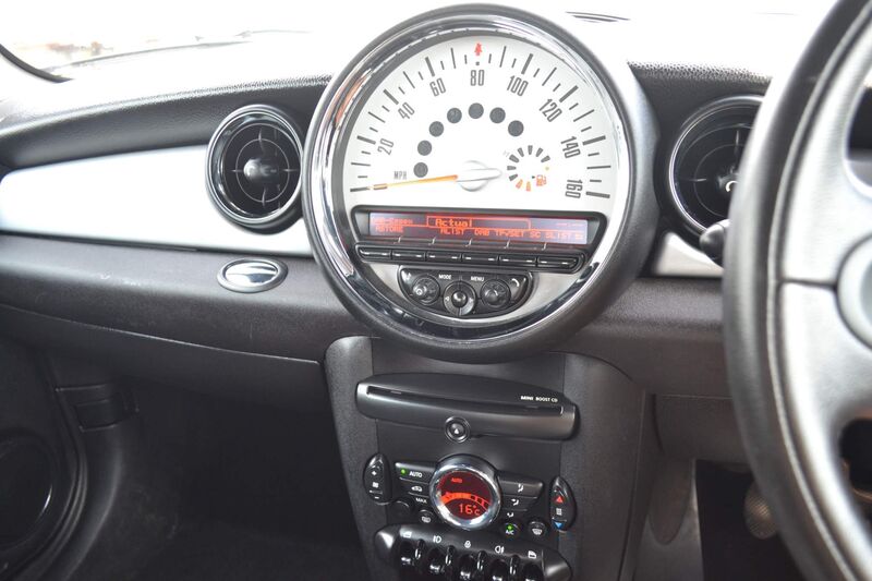 MINI HATCH