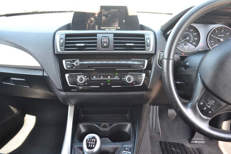 BMW 1 SERIES