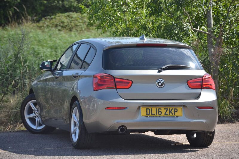BMW 1 SERIES