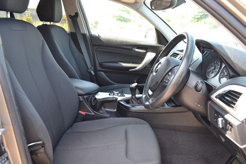 BMW 1 SERIES
