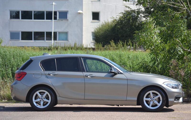 BMW 1 SERIES