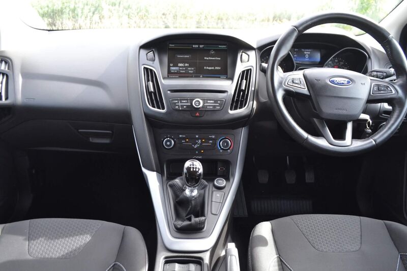 View FORD FOCUS 1.5 TDCi Zetec Euro 6 (s/s) 5dr