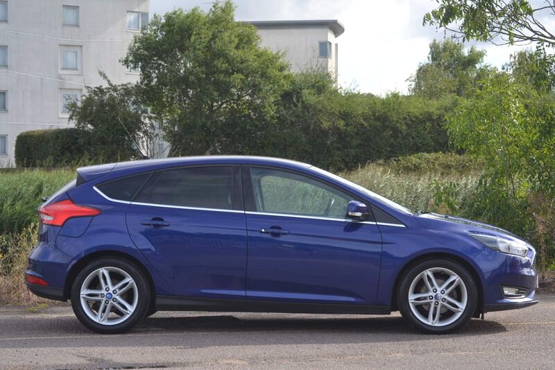 FORD FOCUS