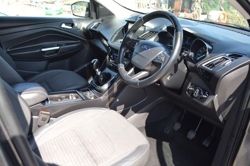 FORD KUGA