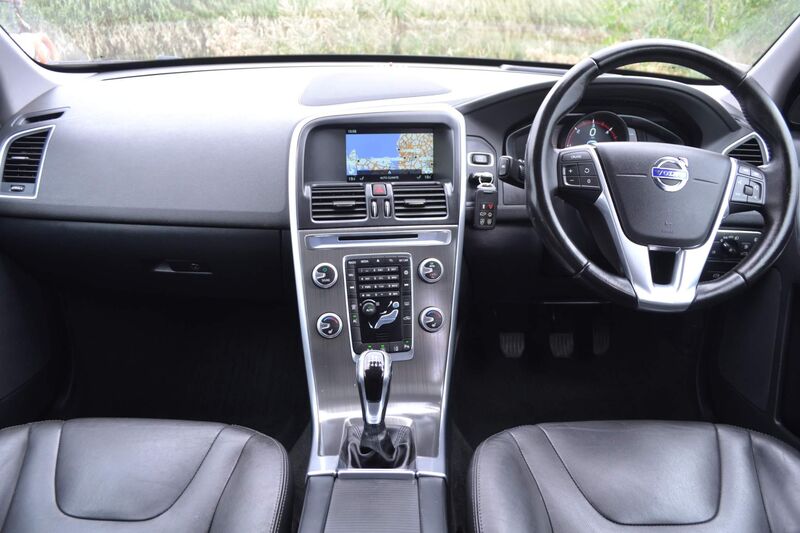 View VOLVO XC60 2.0 D4 SE Nav Euro 6 (s/s) 5dr