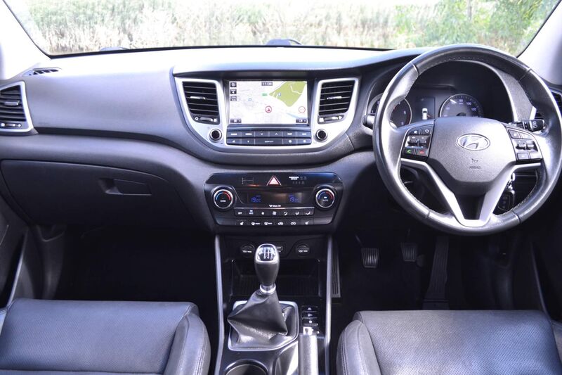 View HYUNDAI TUCSON 1.7 CRDi Blue Drive Premium Euro 6 (s/s) 5dr