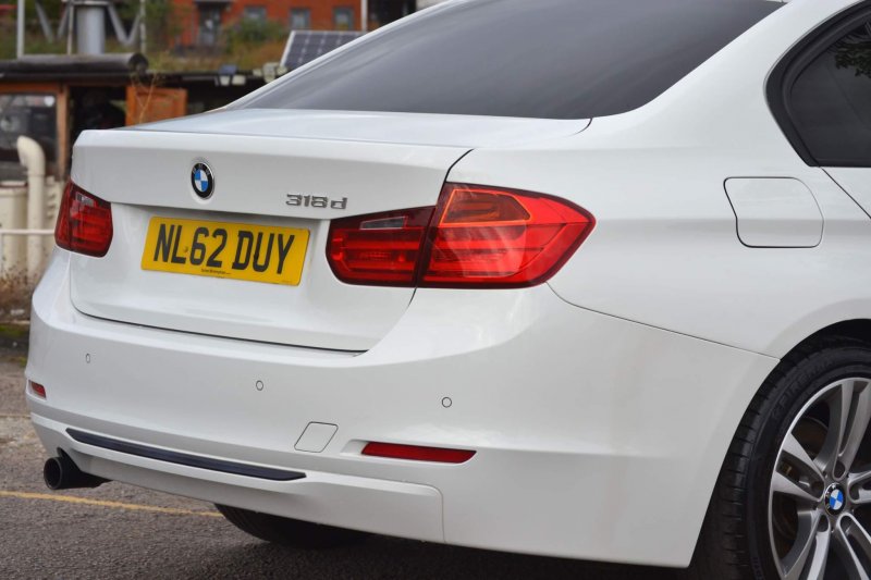 BMW 3 SERIES