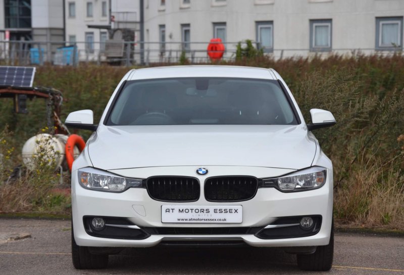View BMW 3 SERIES 2.0 318d Sport Euro 5 (s/s) 4dr
