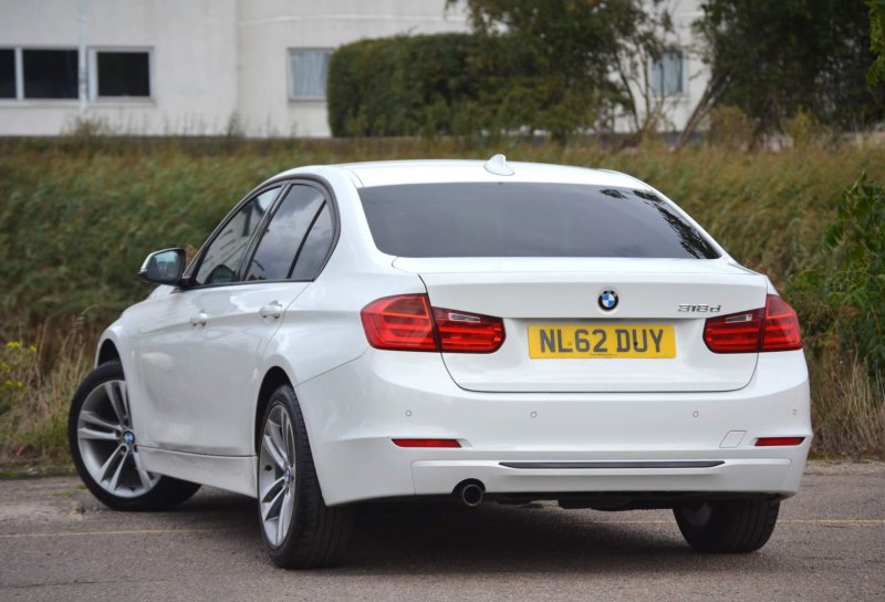 BMW 3 SERIES