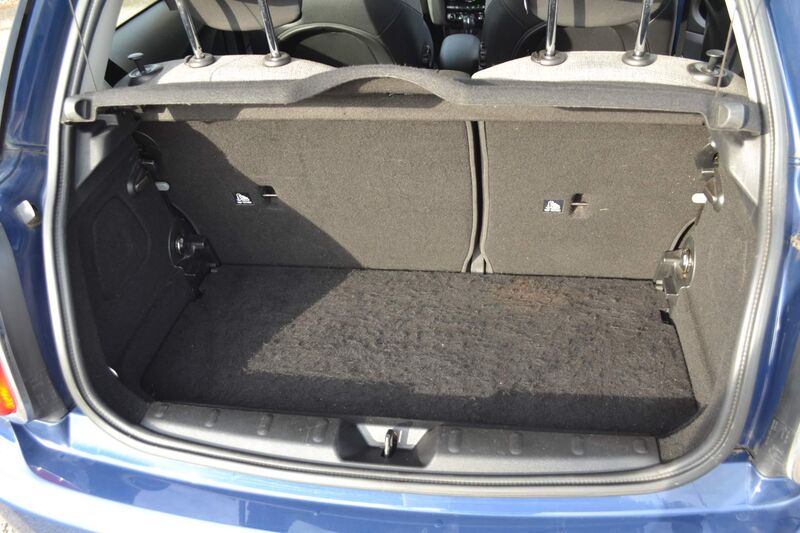 MINI HATCH