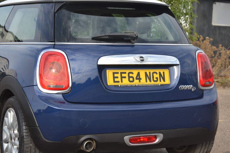 MINI HATCH