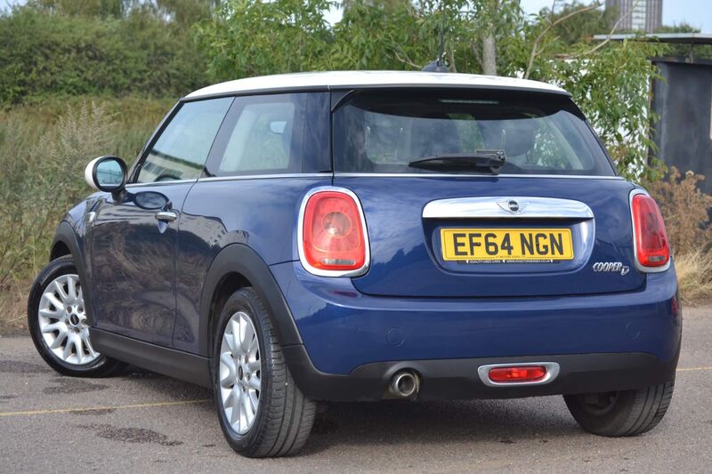 View MINI HATCH 1.5 Cooper D Euro 6 (s/s) 3dr