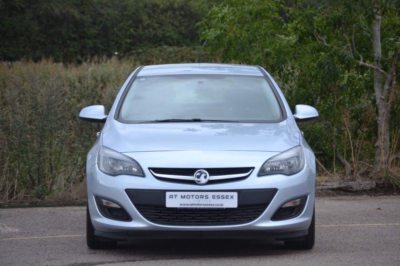 View VAUXHALL ASTRA 1.6 16v Excite Euro 5 5dr