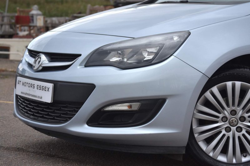 VAUXHALL ASTRA
