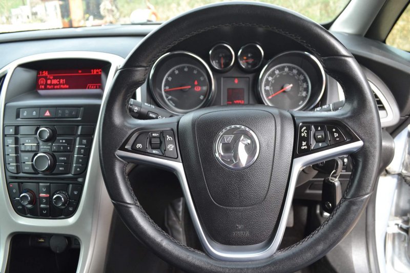 VAUXHALL ASTRA