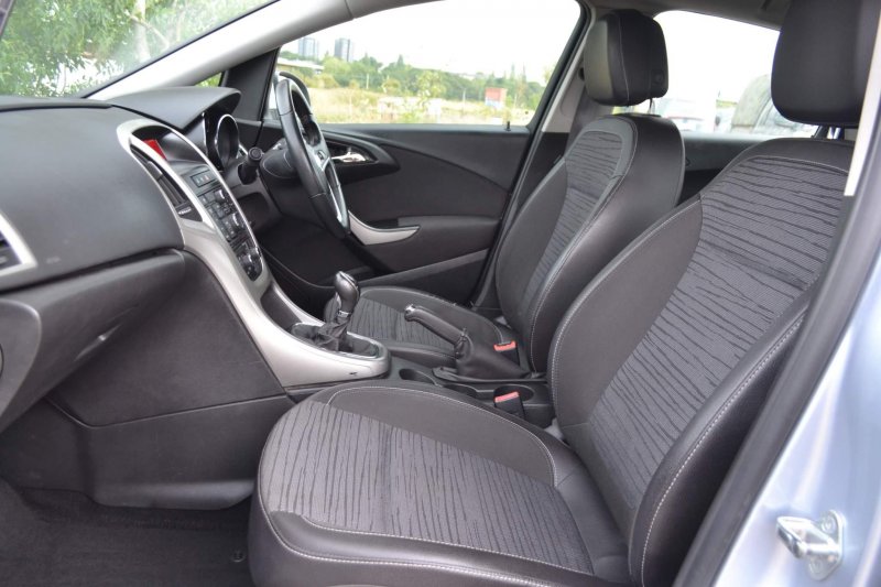VAUXHALL ASTRA