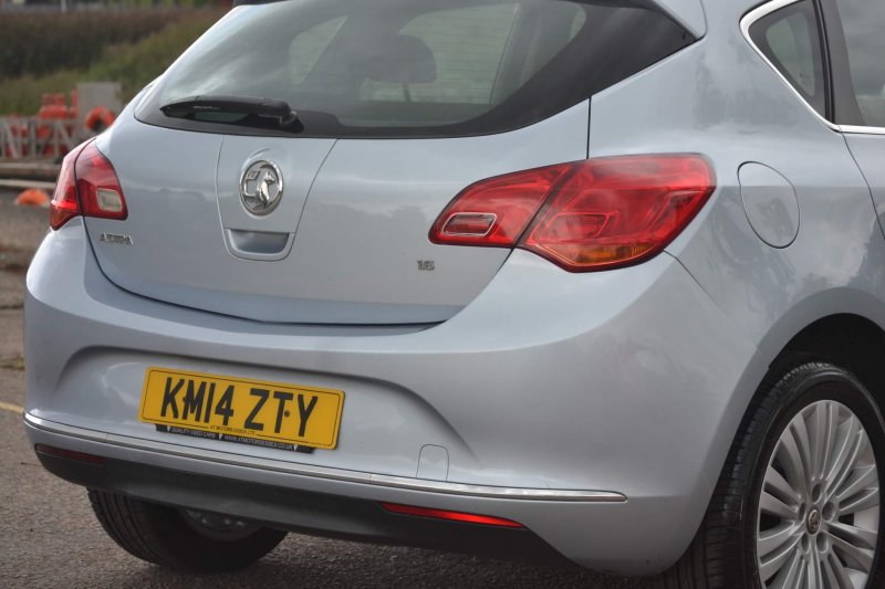VAUXHALL ASTRA