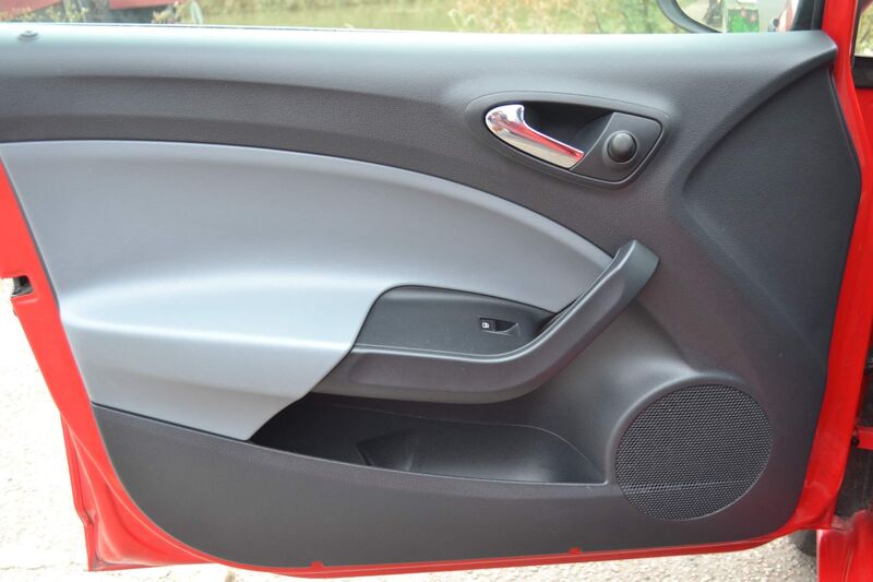 SEAT IBIZA