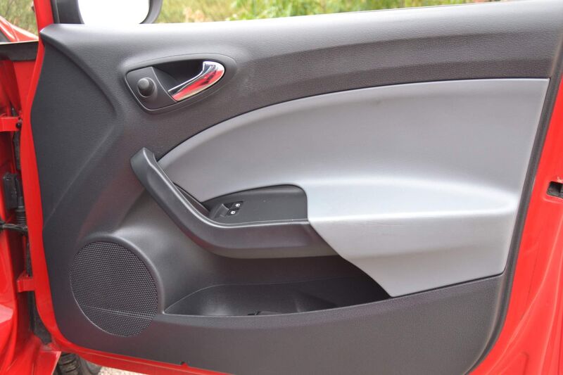 SEAT IBIZA