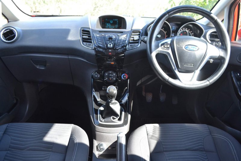 View FORD FIESTA 1.0T EcoBoost Zetec Euro 5 (s/s) 5dr