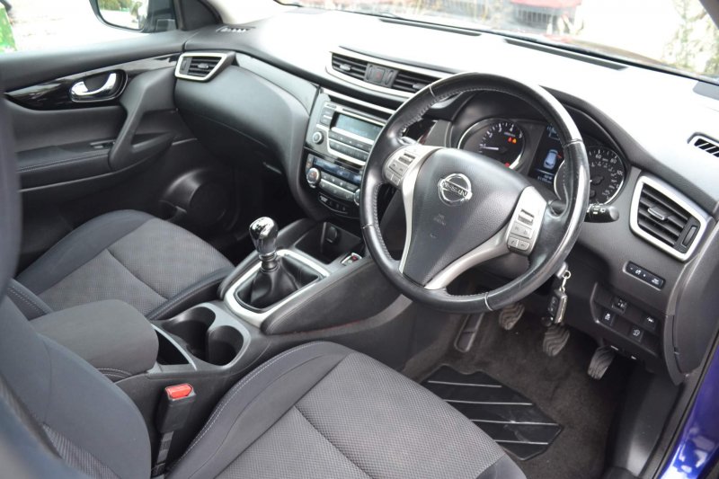 View NISSAN QASHQAI 1.2 DIG-T Acenta 2WD Euro 6 (s/s) 5dr
