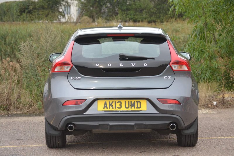 VOLVO V40