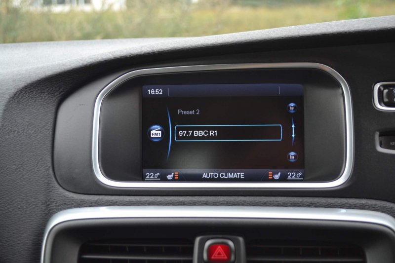 VOLVO V40