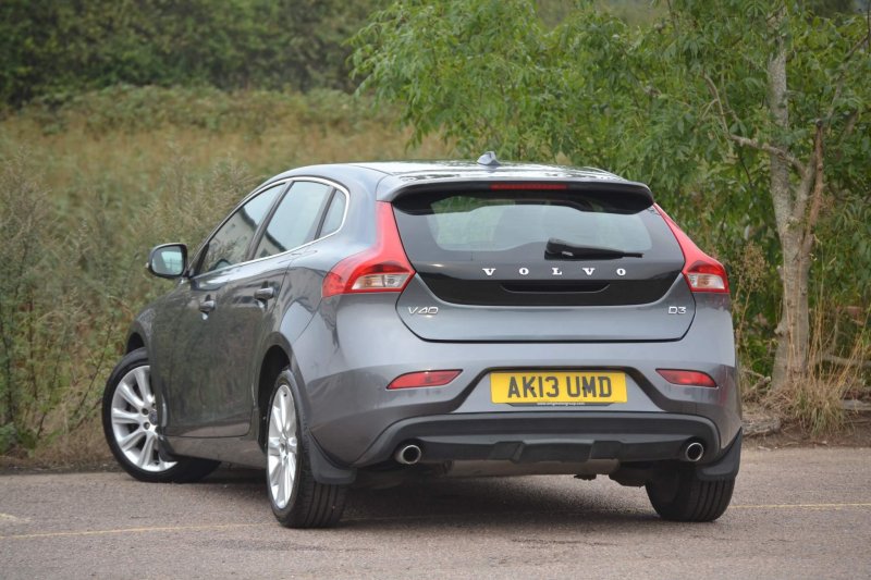 VOLVO V40