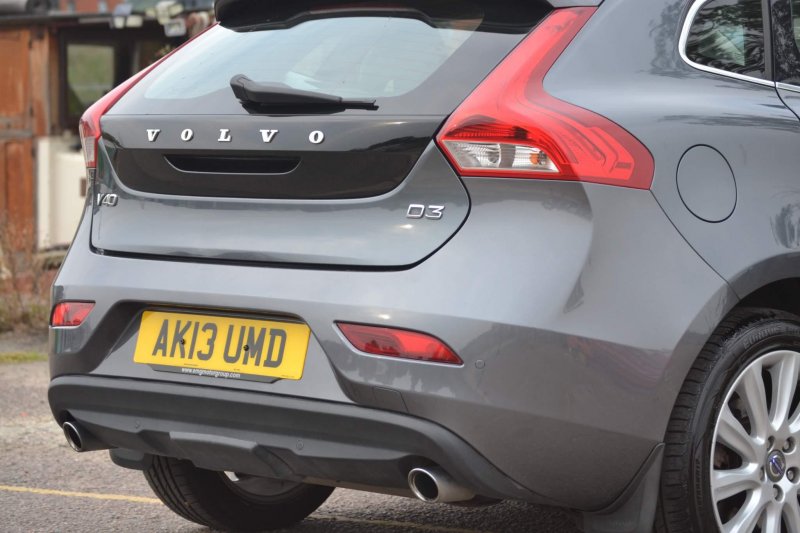 VOLVO V40