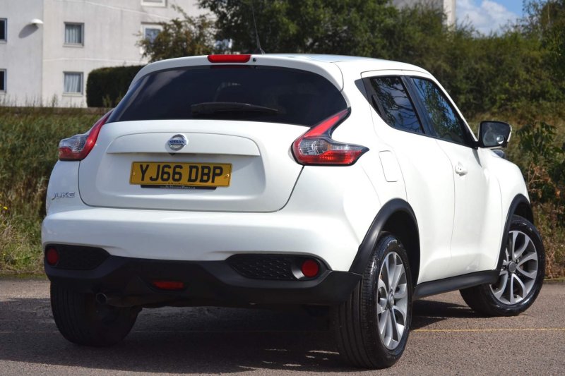 View NISSAN JUKE 1.2 DIG-T Tekna Euro 6 (s/s) 5dr