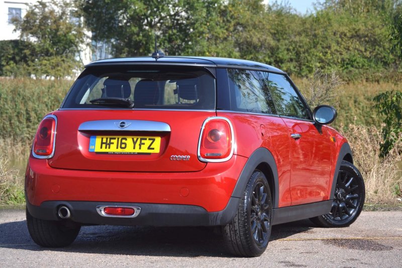 View MINI HATCH 1.5 Cooper Euro 6 (s/s) 3dr