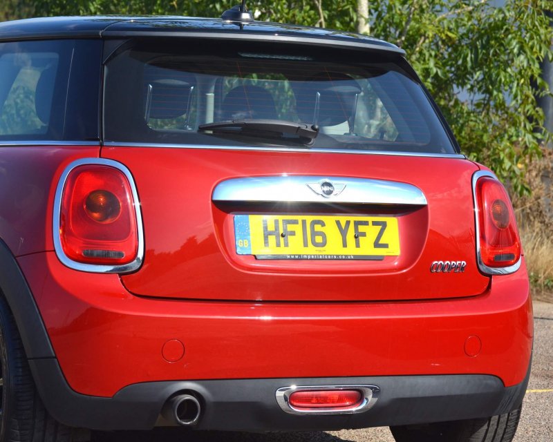MINI HATCH