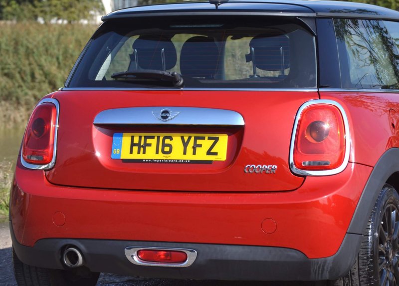 MINI HATCH