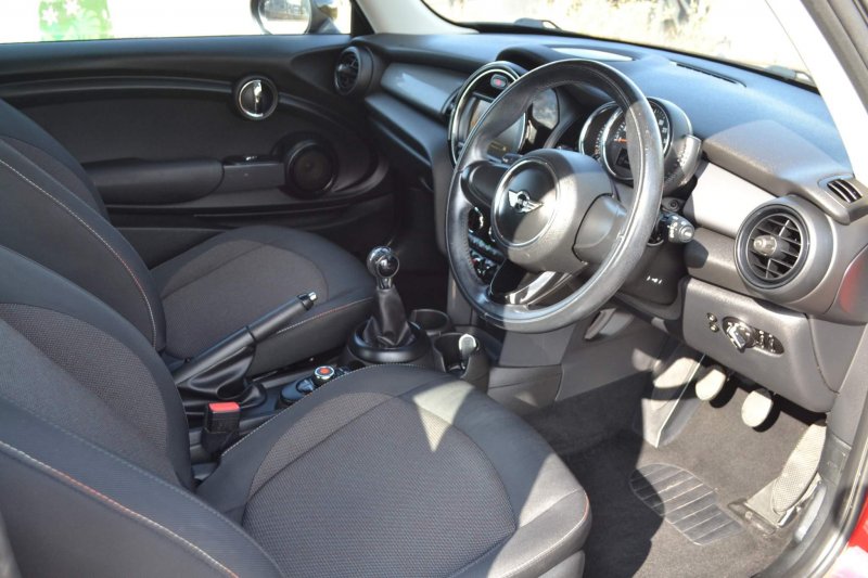 View MINI HATCH 1.5 Cooper Euro 6 (s/s) 3dr