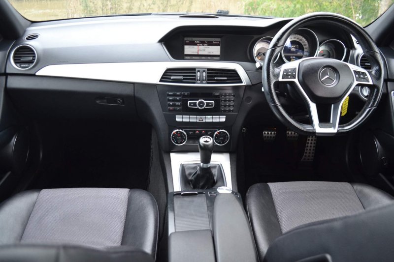View MERCEDES-BENZ C CLASS 2.1 C220 CDI BlueEfficiency AMG Sport Euro 5 (s/s) 5dr