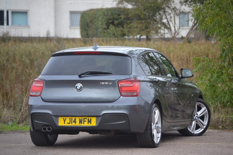 BMW 1 SERIES
