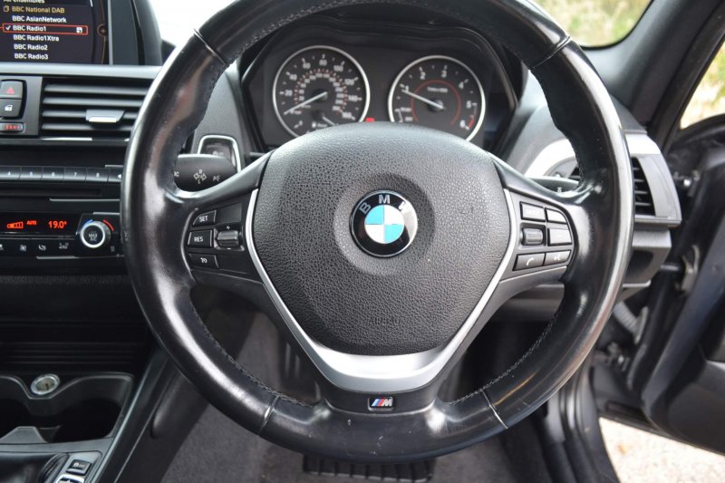 BMW 1 SERIES
