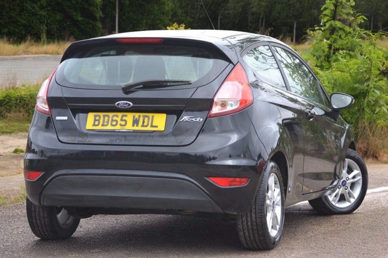 View FORD FIESTA 1.0T EcoBoost Zetec Euro 6 (s/s) 3dr