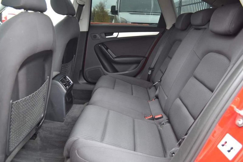 AUDI A4 AVANT