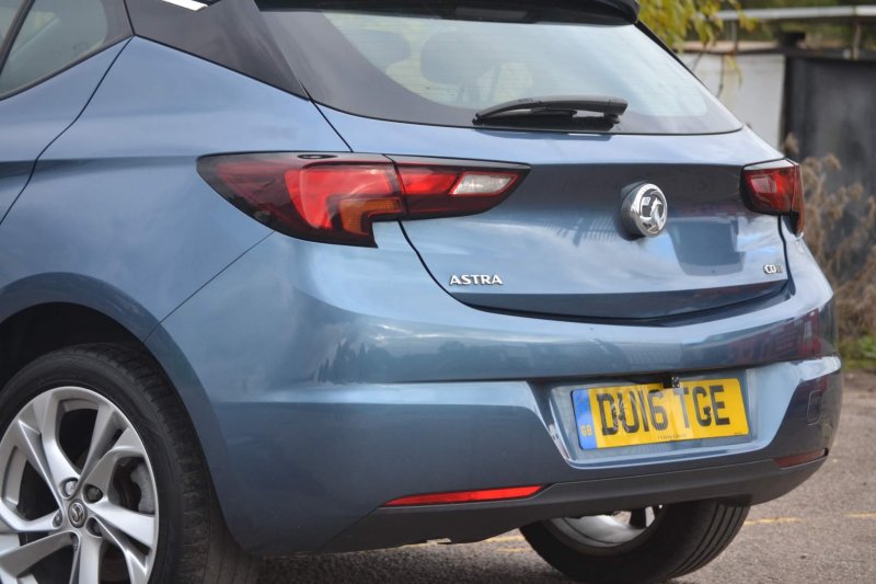 VAUXHALL ASTRA
