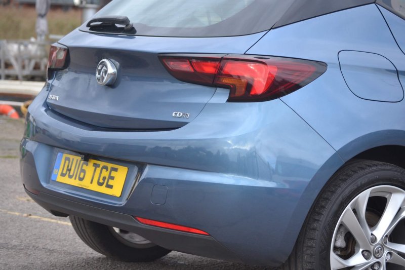 VAUXHALL ASTRA
