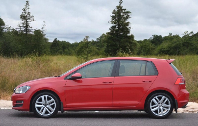 VOLKSWAGEN GOLF