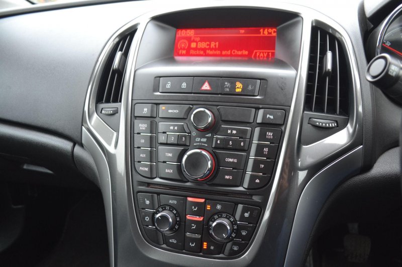 VAUXHALL ASTRA