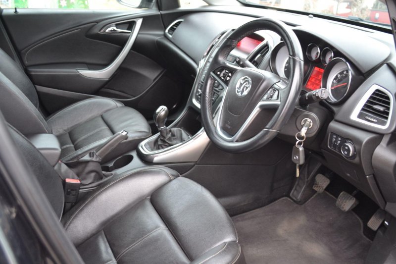 View VAUXHALL ASTRA 1.7 CDTi ecoFLEX Elite Euro 5 (s/s) 5dr