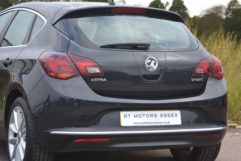 VAUXHALL ASTRA