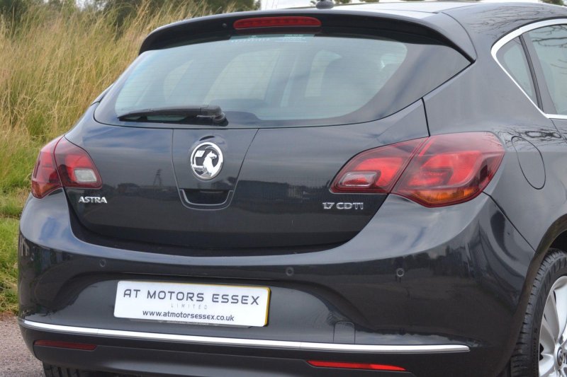 VAUXHALL ASTRA