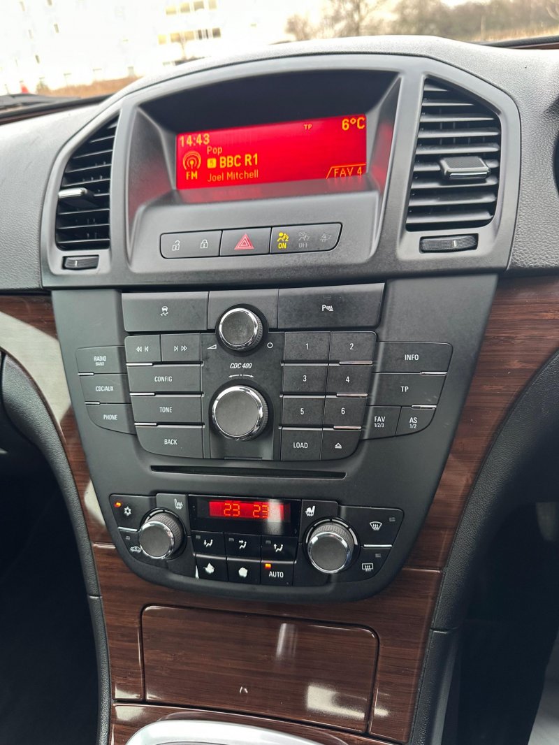VAUXHALL INSIGNIA