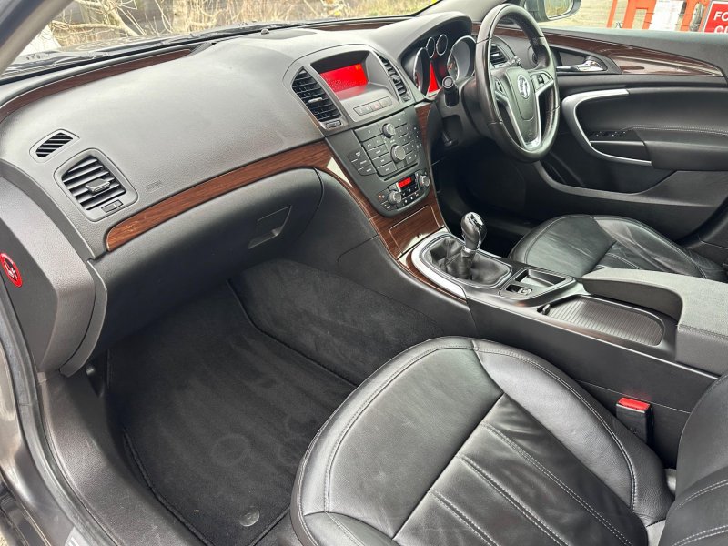 VAUXHALL INSIGNIA