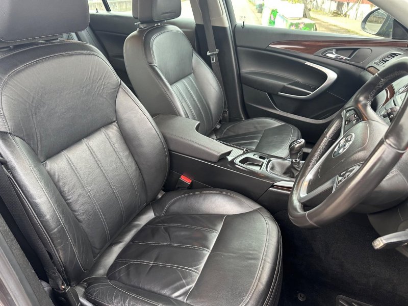 VAUXHALL INSIGNIA